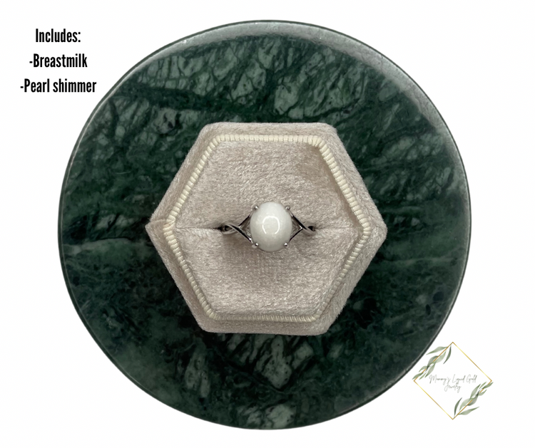 Oval ring with twist band