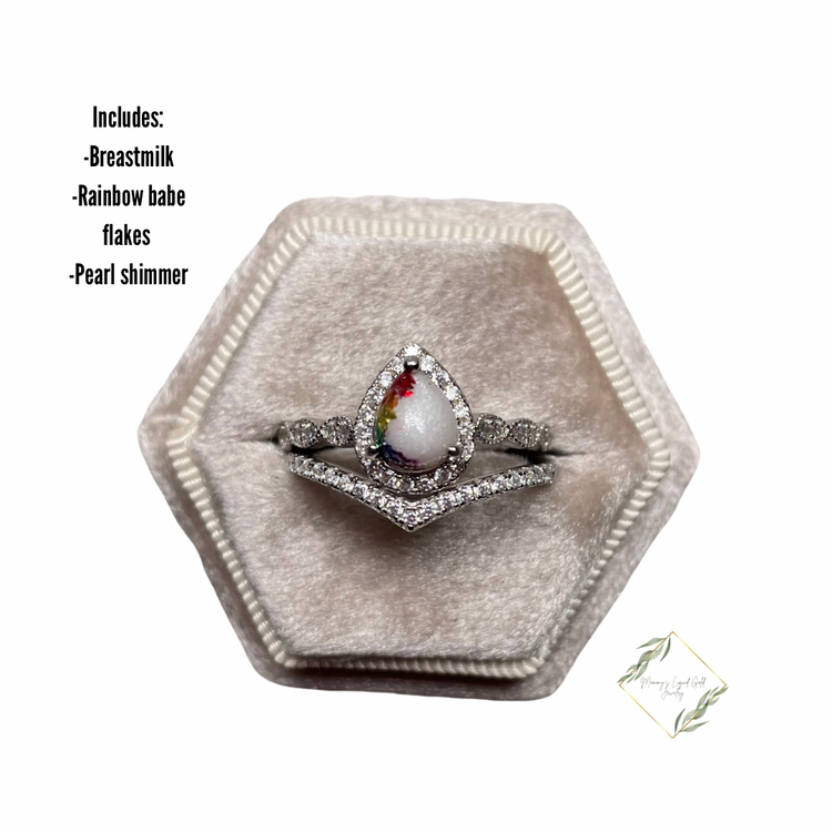 Teardrop ring with band