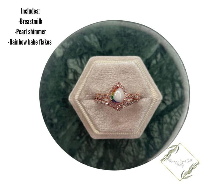 Teardrop ring with band