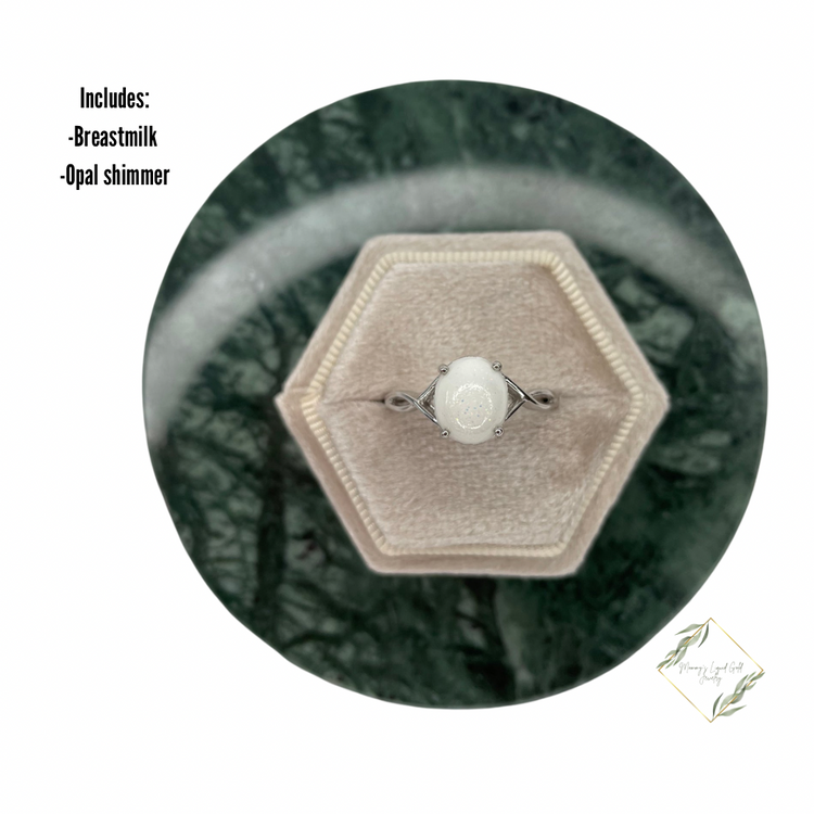 Oval ring with twist band