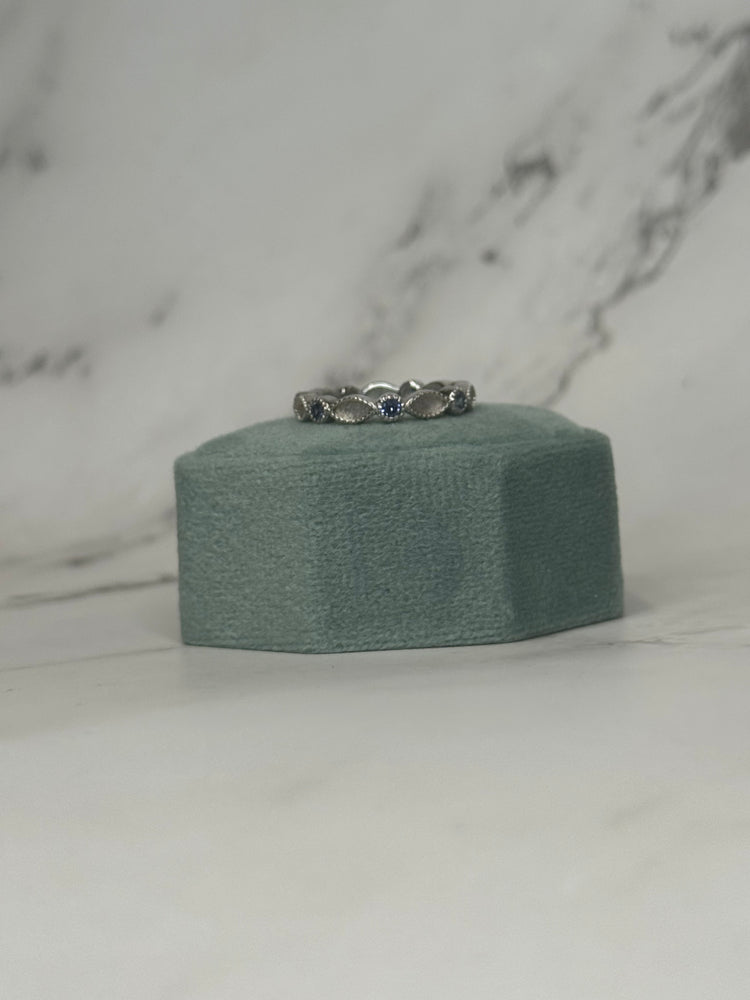 5.5, White Gold Plated Dec Ring