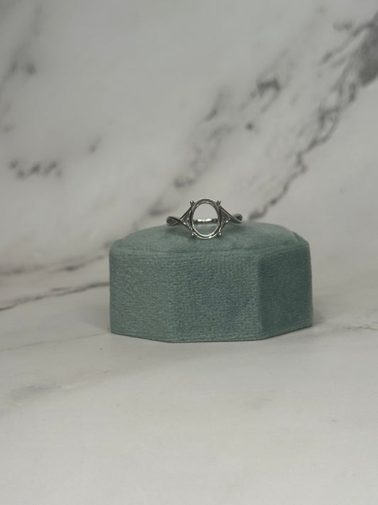 Oval Twist ring size 4.5
