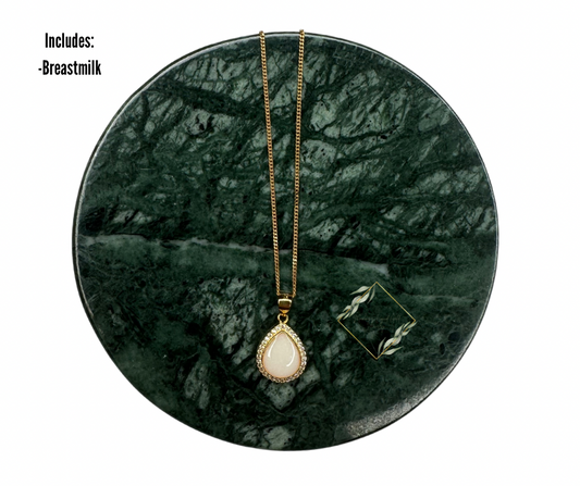 Teardrop pendant necklace