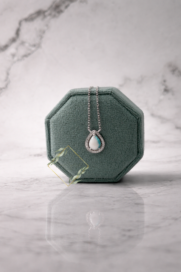 Mia Necklace